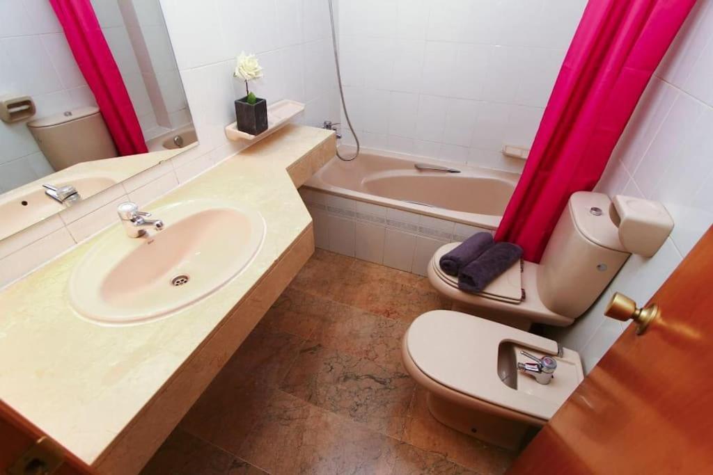 White - 100 M Beach, Wifi, Pool, 6 Pax Salou